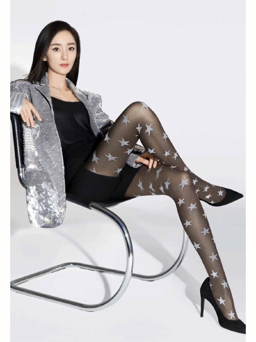 年龄已至中年,这4位女星性感起来,都有自己独特的美