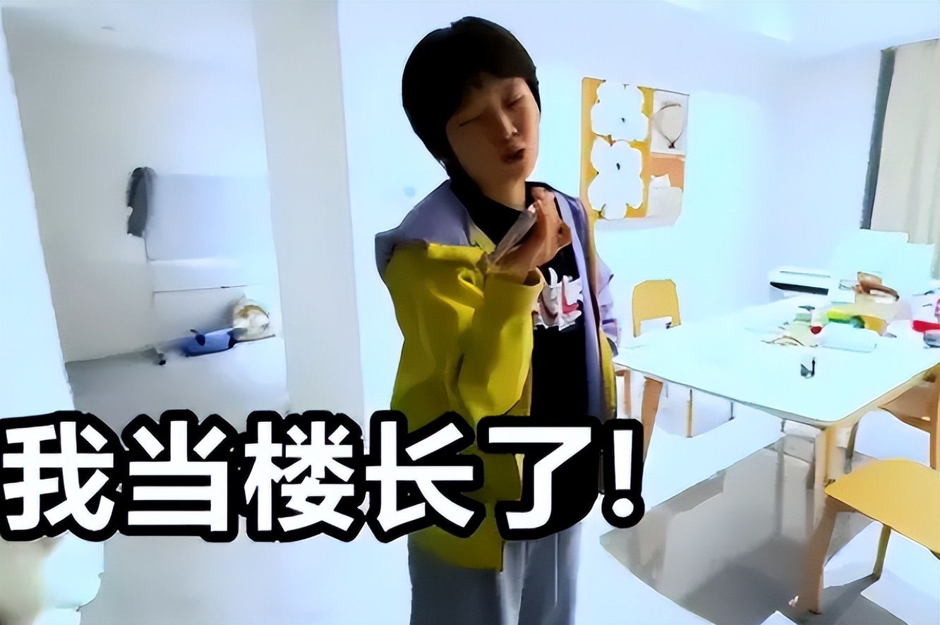 00后女生拉宏桑火了，在上海当楼长获央媒认可，却因学历饱受争议