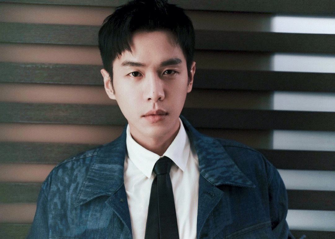 后妈比自己小5岁,父子对簿公堂,张若昀背后的痛苦你想象不到