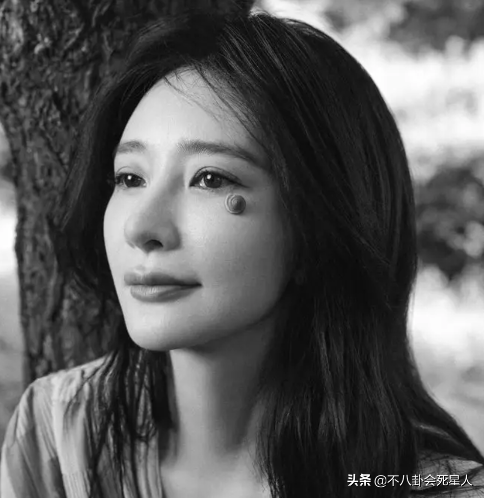 嘴唇薄,很显老,从陈冠希到热巴,他们颜值暴跌的原因找到了