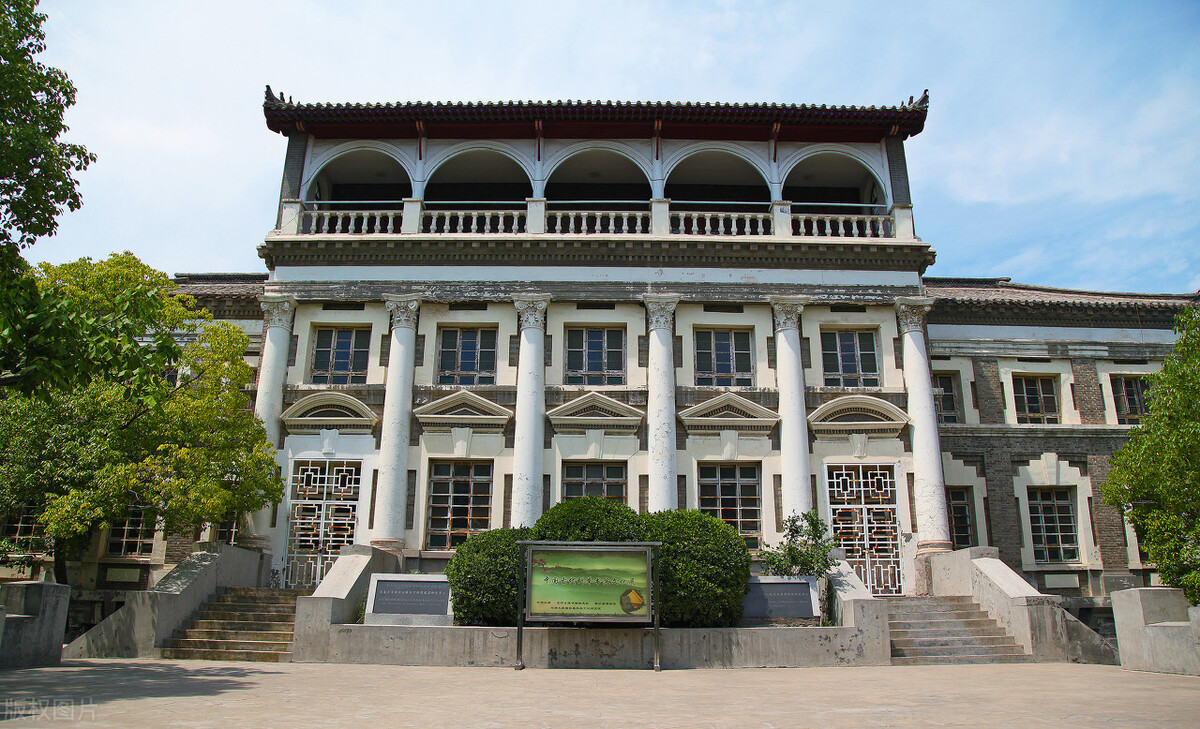 高考容易被忽视的4所军校，录取分数线偏低，学生毕业就是军官