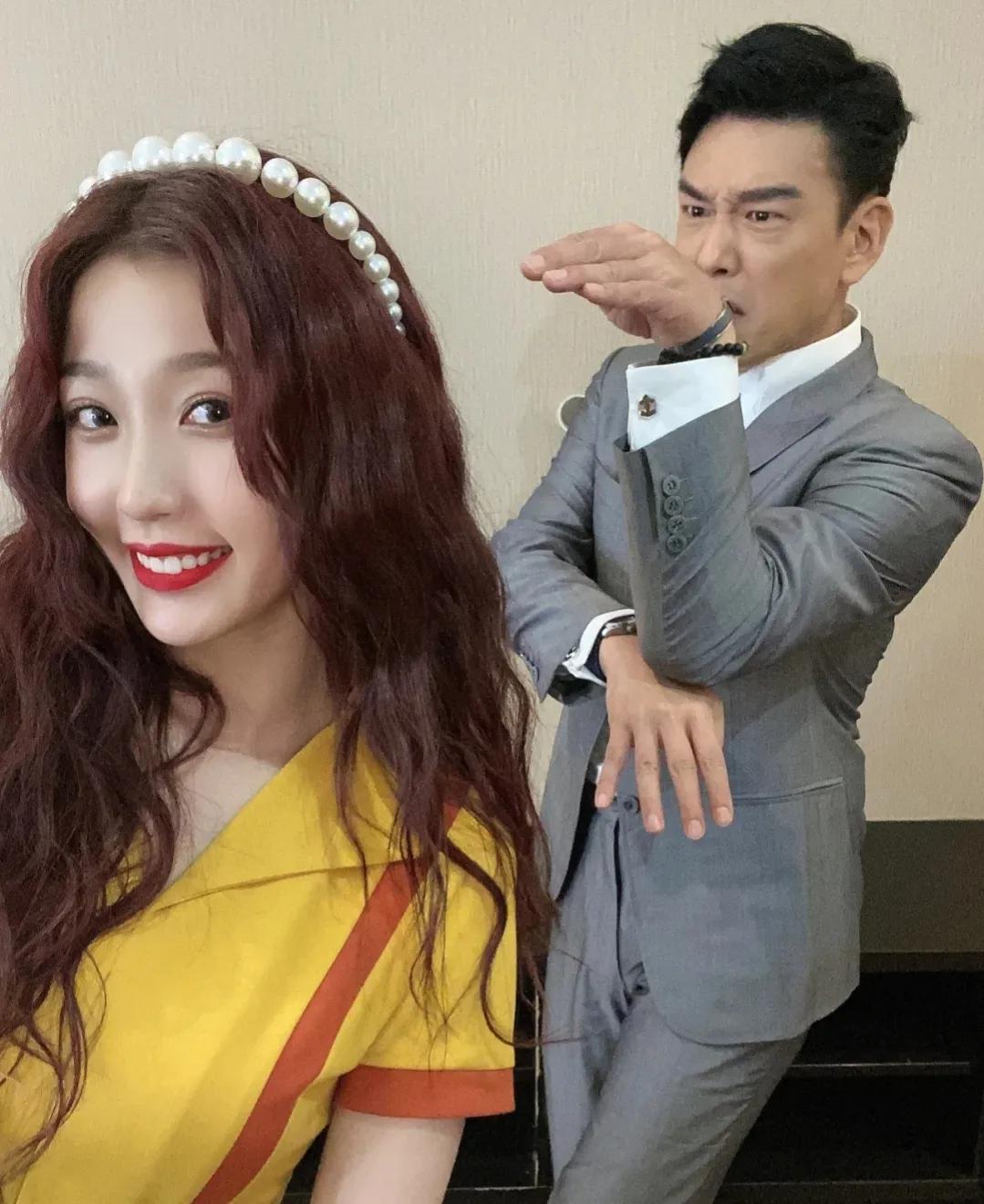 在电视剧《下一站幸福》中,扮演虞书欣的舅舅,后被称为"国民舅舅"