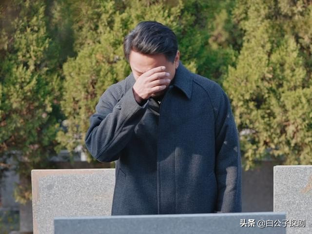 “过去有一个瓷砖瓷砖，”似乎是一个巨大的成功，事实是悲剧。