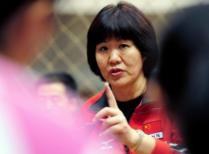 1981年排球世界杯日本队员(女排天才王怡:毁约赴美深造,郎平哽咽声明