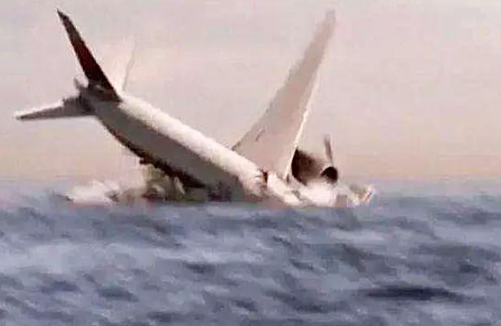 大连“五七空难”：103名乘客和9名机组人员全部遇难，无一人生还