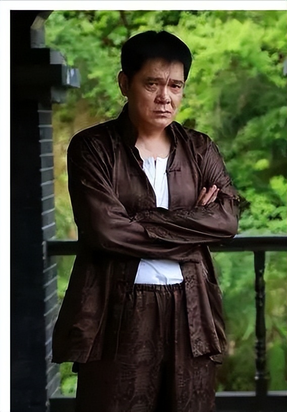 钻山豹申军谊抛弃妻女另结新欢同居八年为女儿不结婚