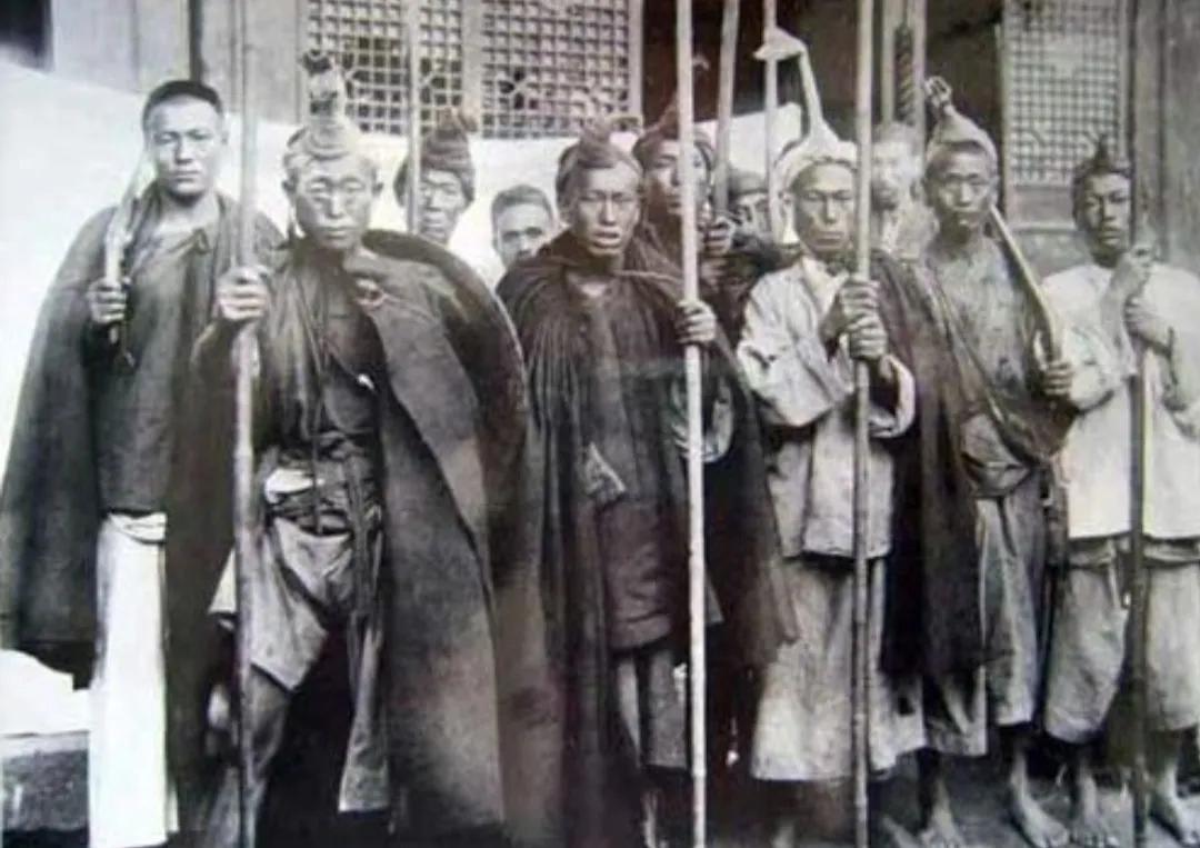 旧时代，为什么大凉山的黑彝能够统治白彝？