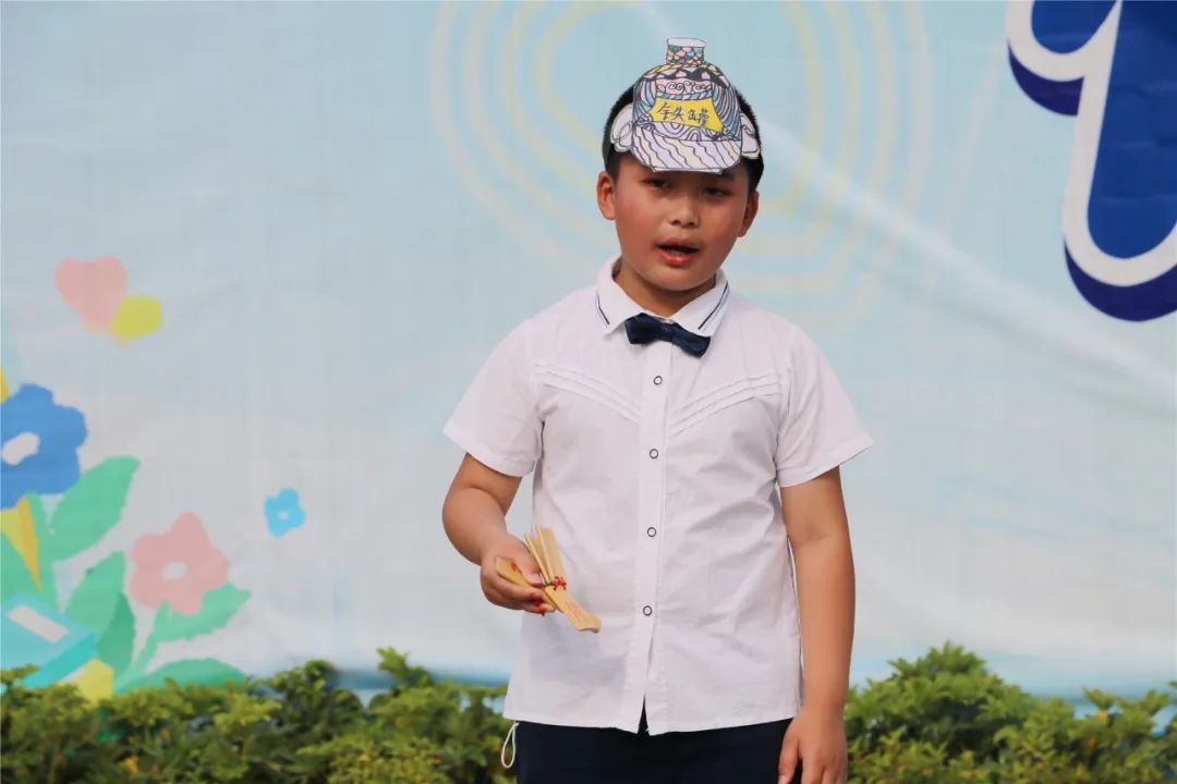 从心起步 健康成长｜实验小学外国语学校举行心理健康主题升旗仪式