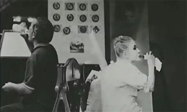 日本烟花女子74岁高龄仍站街，60年不间断拉客，却备受日本人尊重