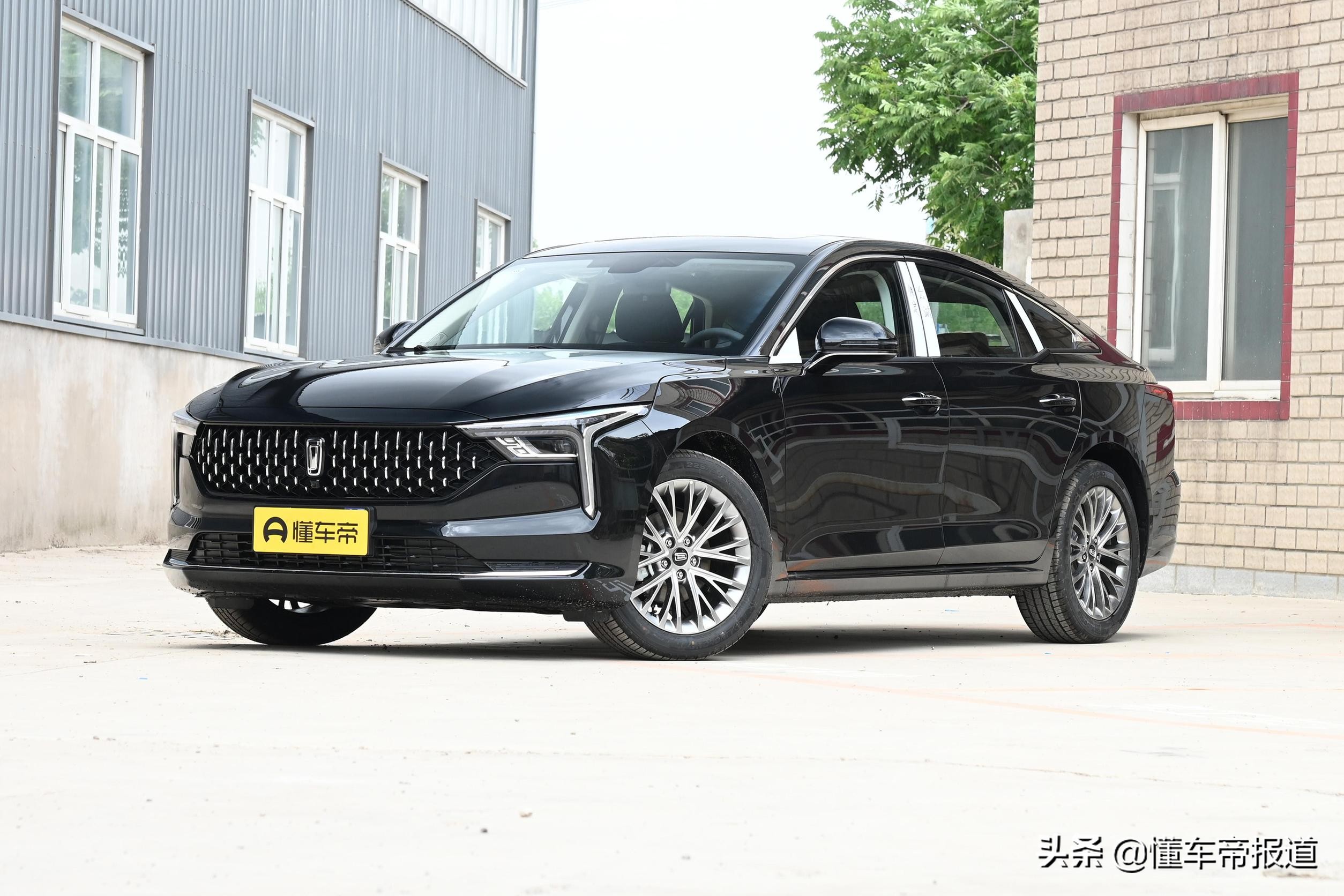 2022款奔腾B70新款/T55上市，8.59万起你会怎么选？