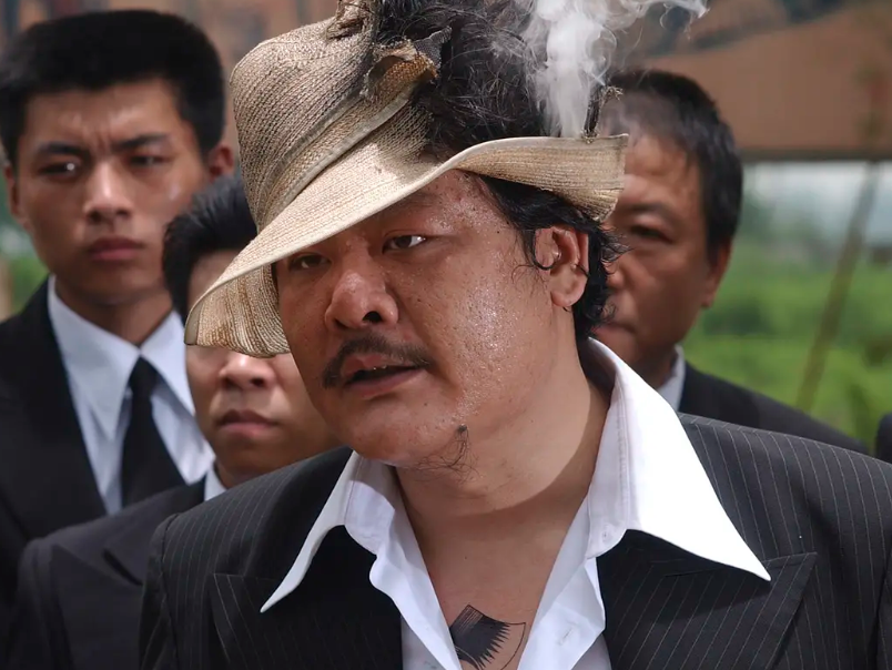 58岁林雪健康惹人忧!脸上出现大片黑斑,体重超270斤肚大如皮球