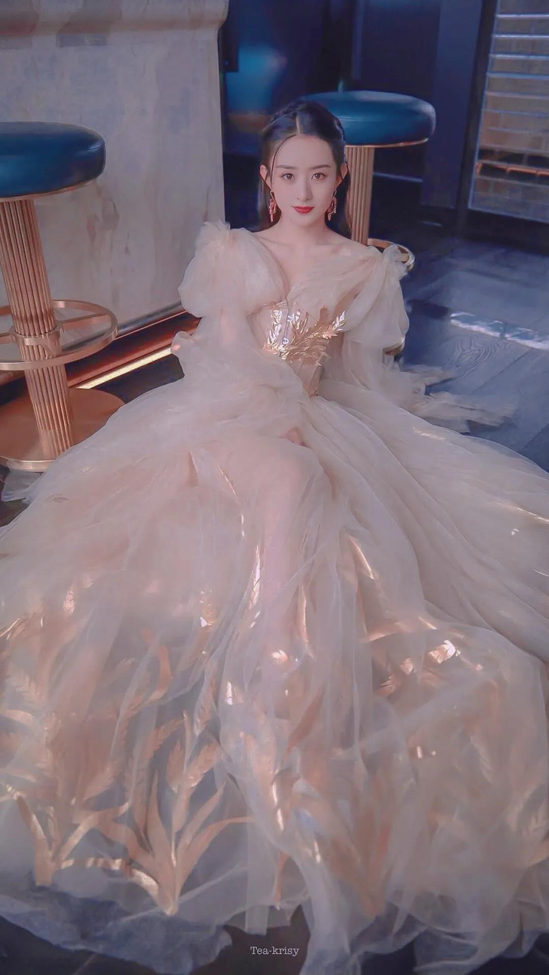 赵丽颖竖屏壁纸：颖火虫们，赵丽颖值得你一直爱吗？