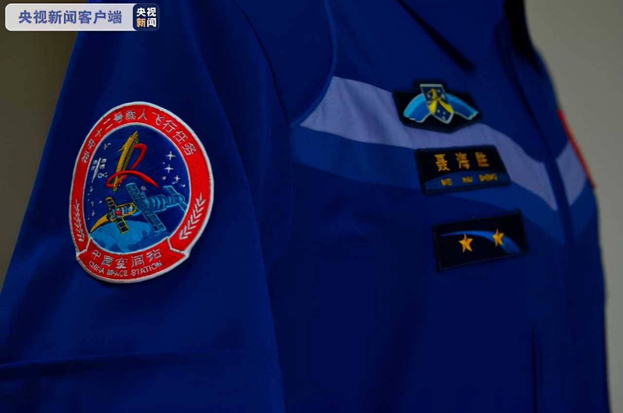 教育部肯定，上海市“感谢”，央媒密集报道！2021年，这所大学“火”了！