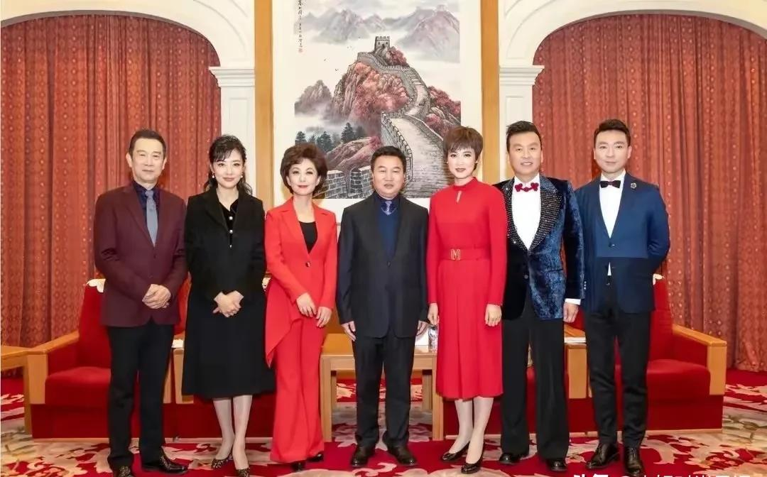 桑晨：因身高放弃跳舞，阴差阳错成为主持人，扎根央视28年