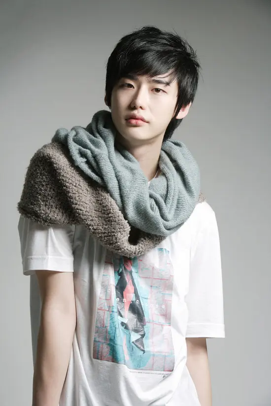 拥有韩剧半壁江山的李钟硕，微微一笑吸引万千少女