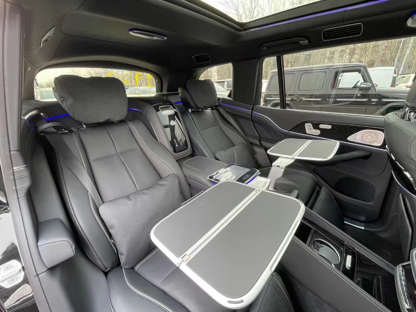 “天花板”级SUV，奔驰迈巴赫GLS搭12缸，港口售价300万起