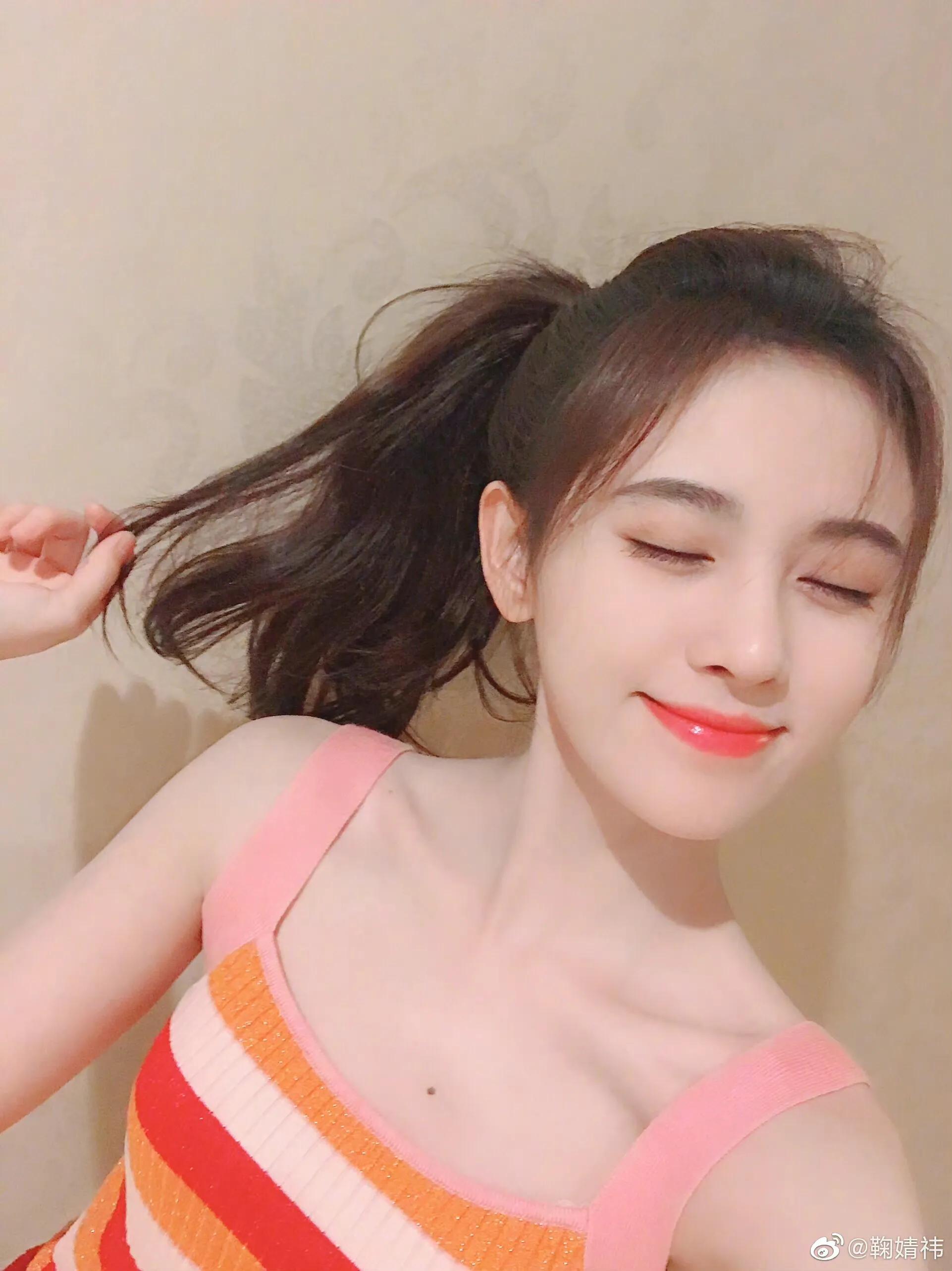 鞠婧祎自拍照头像大户