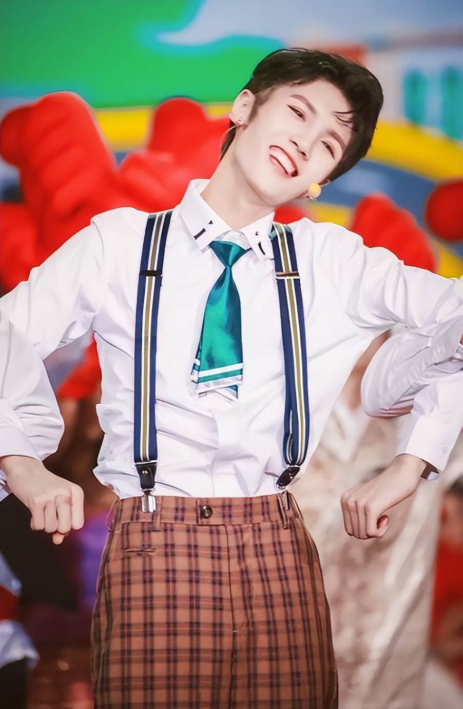 “大起大落”灵超：曾在机场跟路人冲突，后遭好朋友出卖