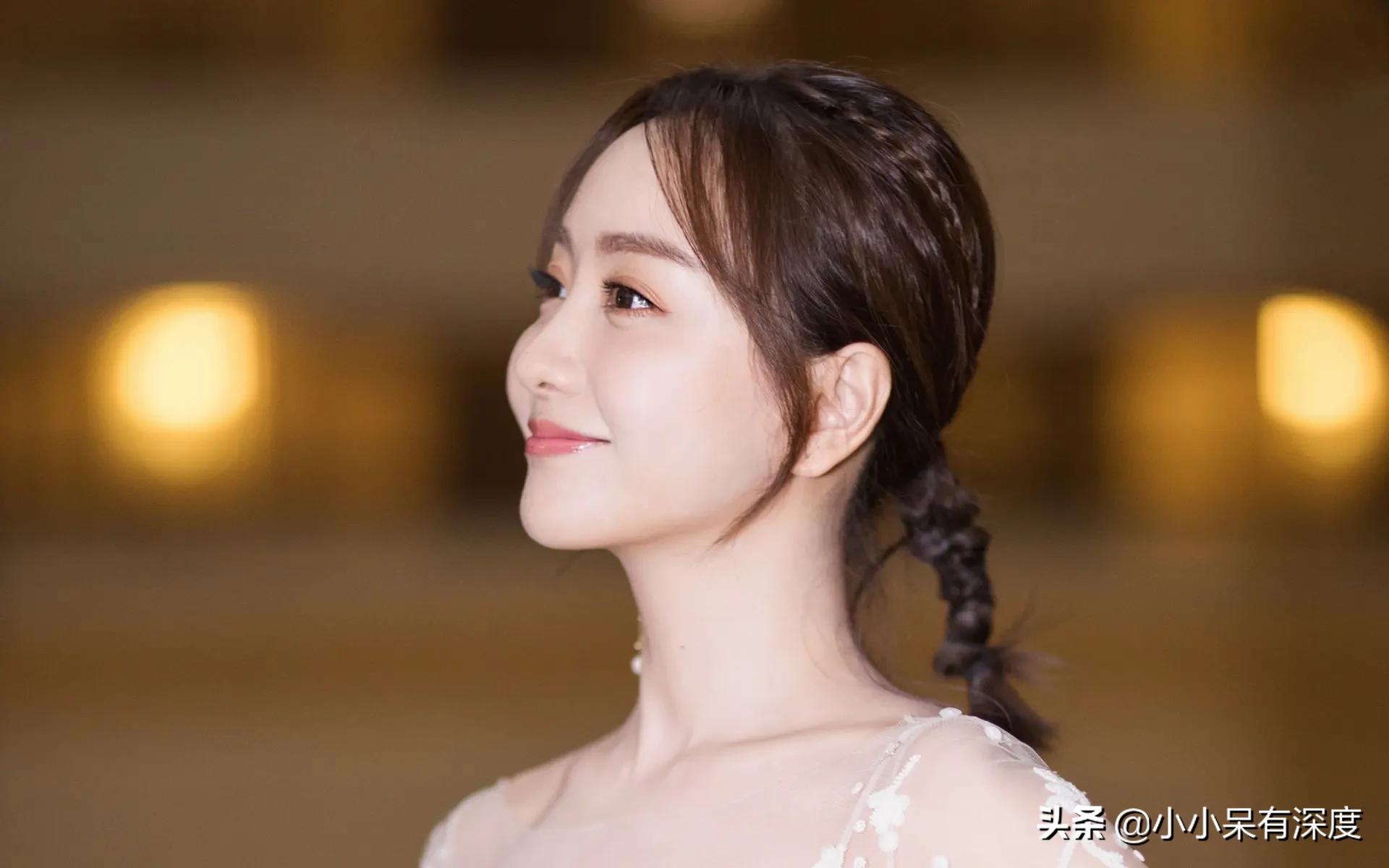但事实是杨蓉并没有和孟庆松结婚,杨蓉现在还是一个人