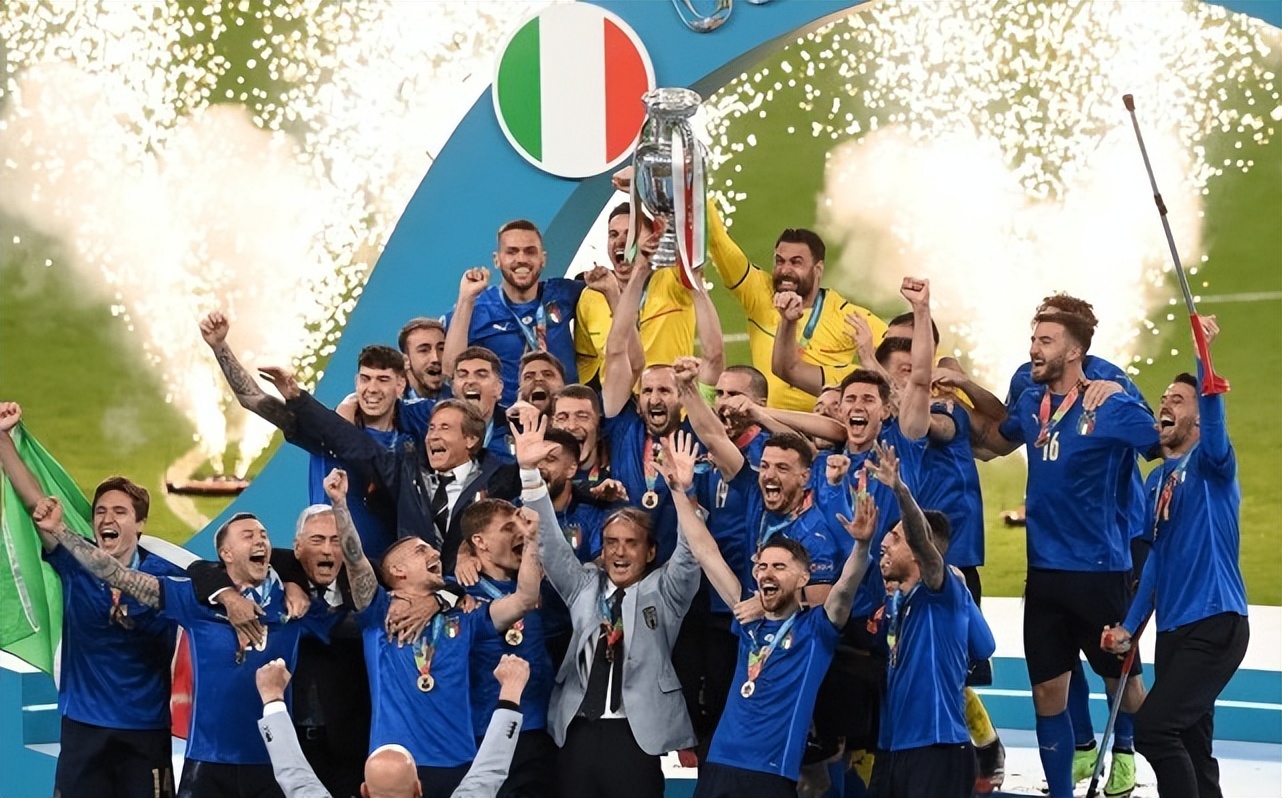 欧洲杯那些事儿(意大利一年从巅峰到低谷，欧洲杯夺冠后三线失利，温布利见证成败)