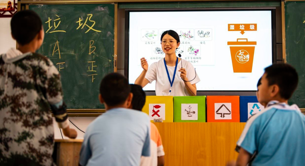 师范生坦言：毕业后，我去民办学校教书，生活并不是理想的模样