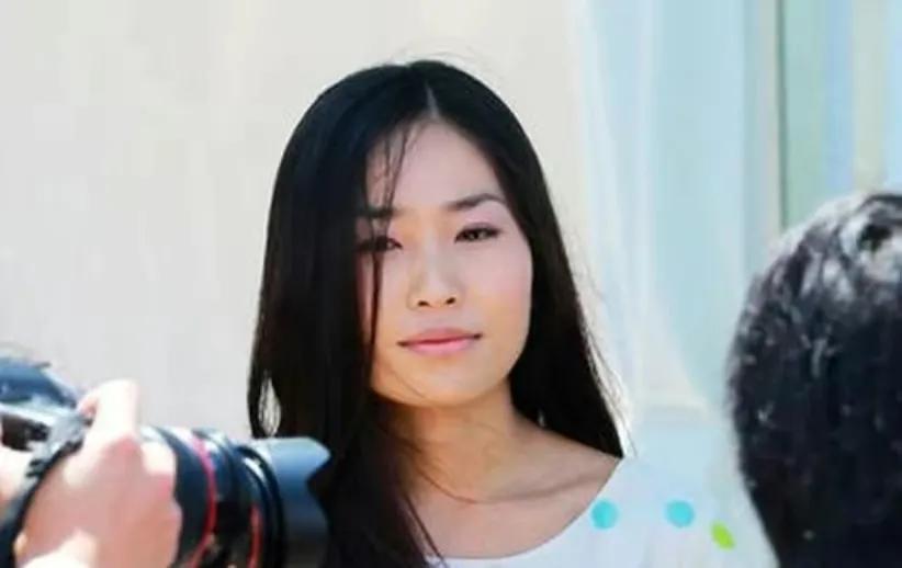 张艺谋长女张末：从巩俐手里抢回父亲，二婚嫁老外，38岁儿女双全