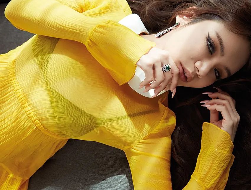 随后,林慧莉遇见了第一任老公kho bin kai,虽然这位男士没有何煪君