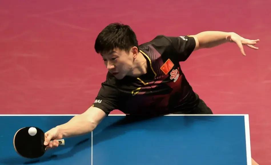 拿乒乓球的姿势(要想打好乒乓球,从正确的握拍开始)