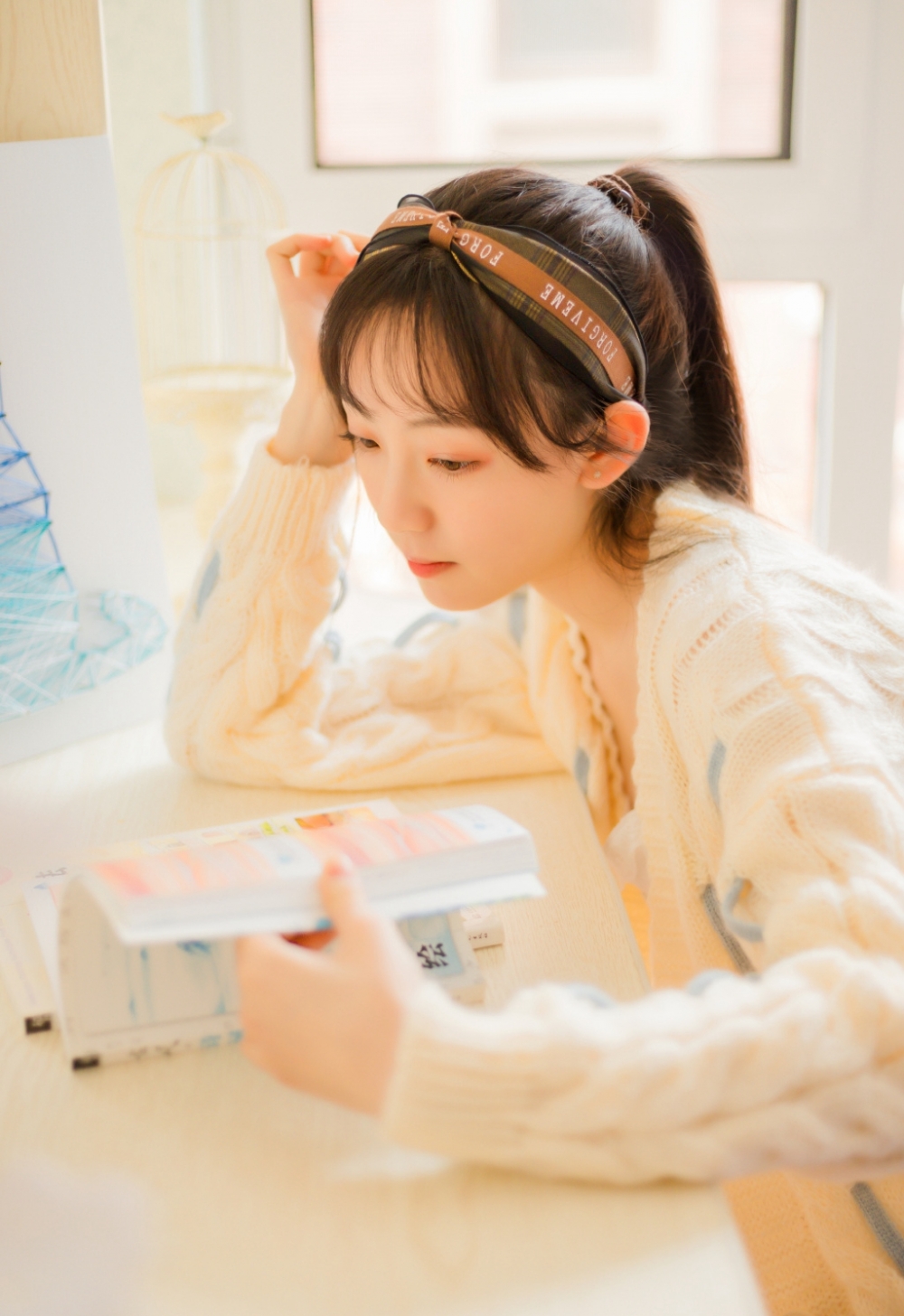 美女清新自然气质甜美动人图片
