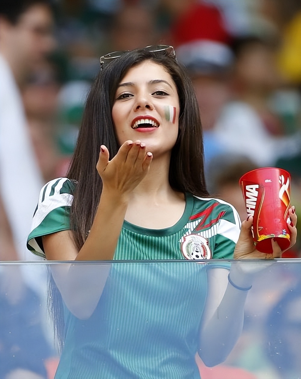 世界杯各国的女球迷(世界杯不只是足球的盛宴!