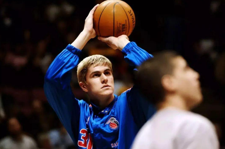 为什么nba球员越来越年轻（难以超越的经典！盘点NBA最年轻的十大纪录：年仅22岁就拿到MVP）