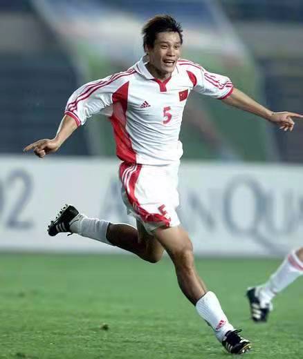 李明为什么落选2002年世界杯（三针封闭隐瞒伤情，师徒反目成仇，范志毅与米卢不得不说的故事）
