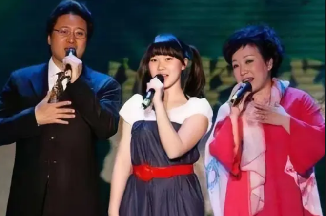 戴玉强：30岁娶初恋女友，51岁开始创业名利双收，今女儿成他骄傲