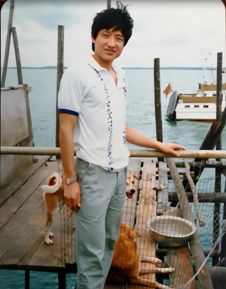 世界羽毛球四大天王分别是（他是羽坛“四大天王”，退役后无奈远走海外，与妻子大半生分居）