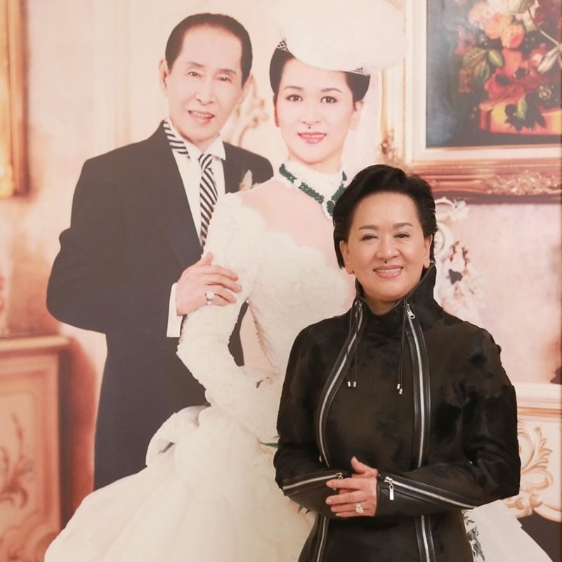 洪金梅：为嫁豪门，她穿了30年塑身衣，丈夫死后却只给她一块钱