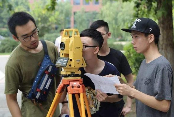 大学里“先苦后甜”的3个专业，学习过程很辛苦，就业时让人羡慕