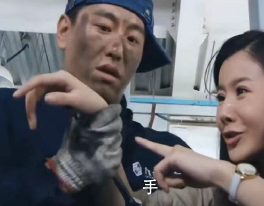 女星“生图”藏不住，颜值崩塌，戚薇躺枪，还不如早年漂亮，真惨