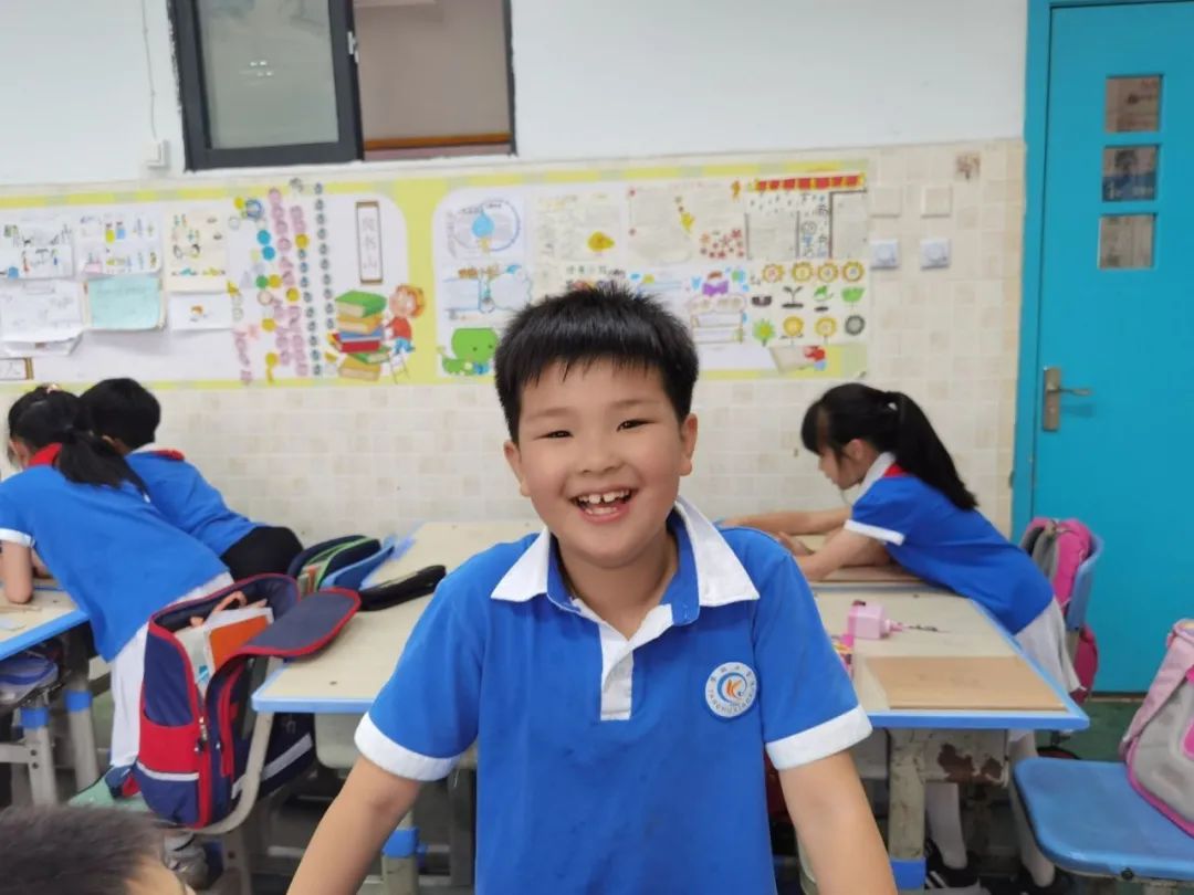 双流区棠湖小学开展“阳光童心，用爱守护”主题系列心理活动