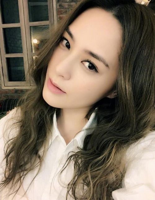 长着一张“高挑脸”，实际不到1米6的五大女星，最低的1米53