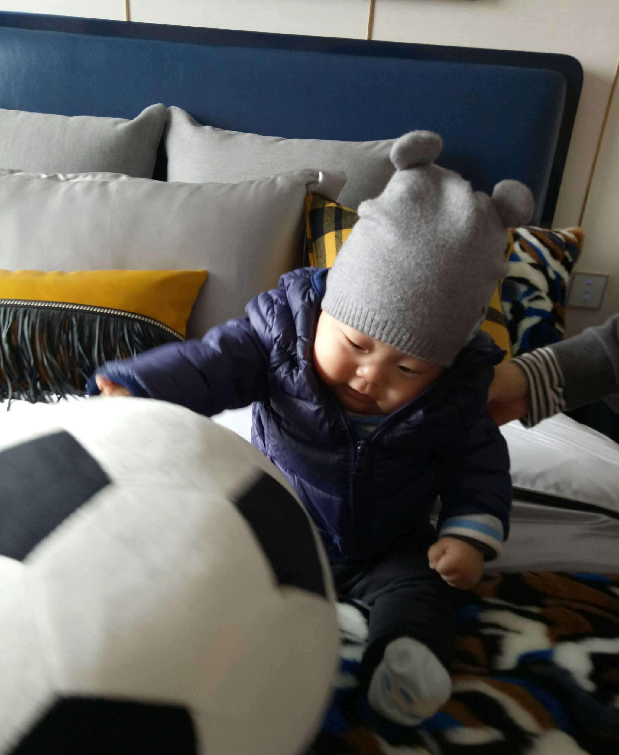 2岁女孩误吃“减肥药”抢救无效离世，照顾幼年宝宝，需格外细心