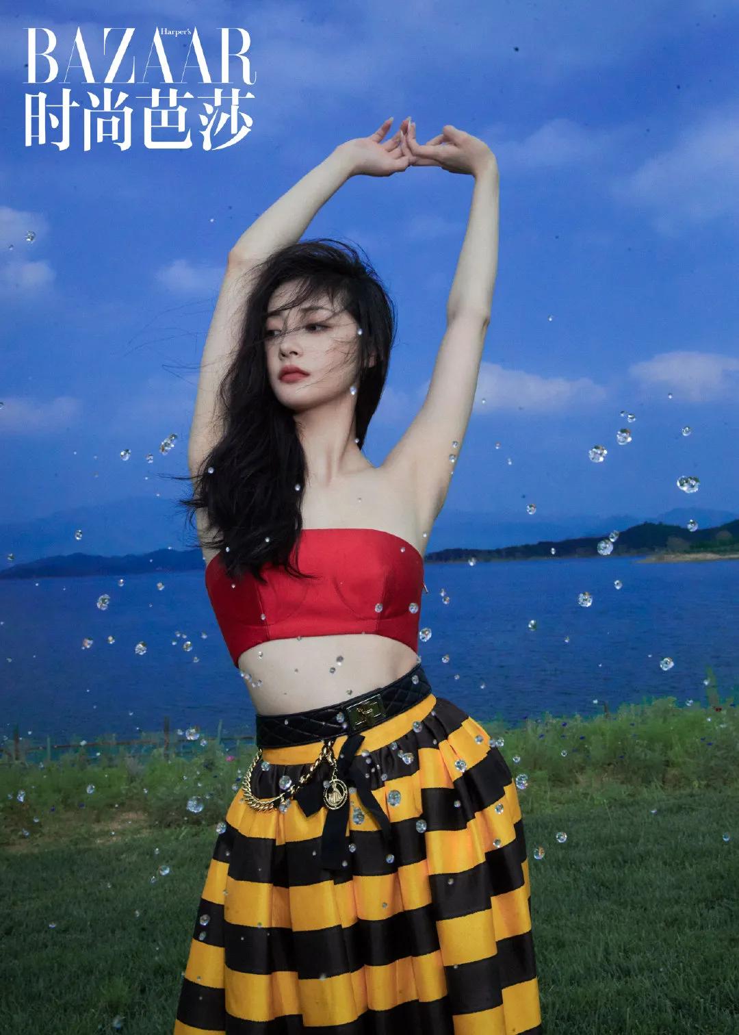 陈都灵周洁琼盛夏听雨芭莎大片