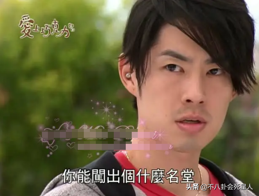 厚嘴唇、大鼻孔、长方脸，这7位男星看似很帅，实则奇怪