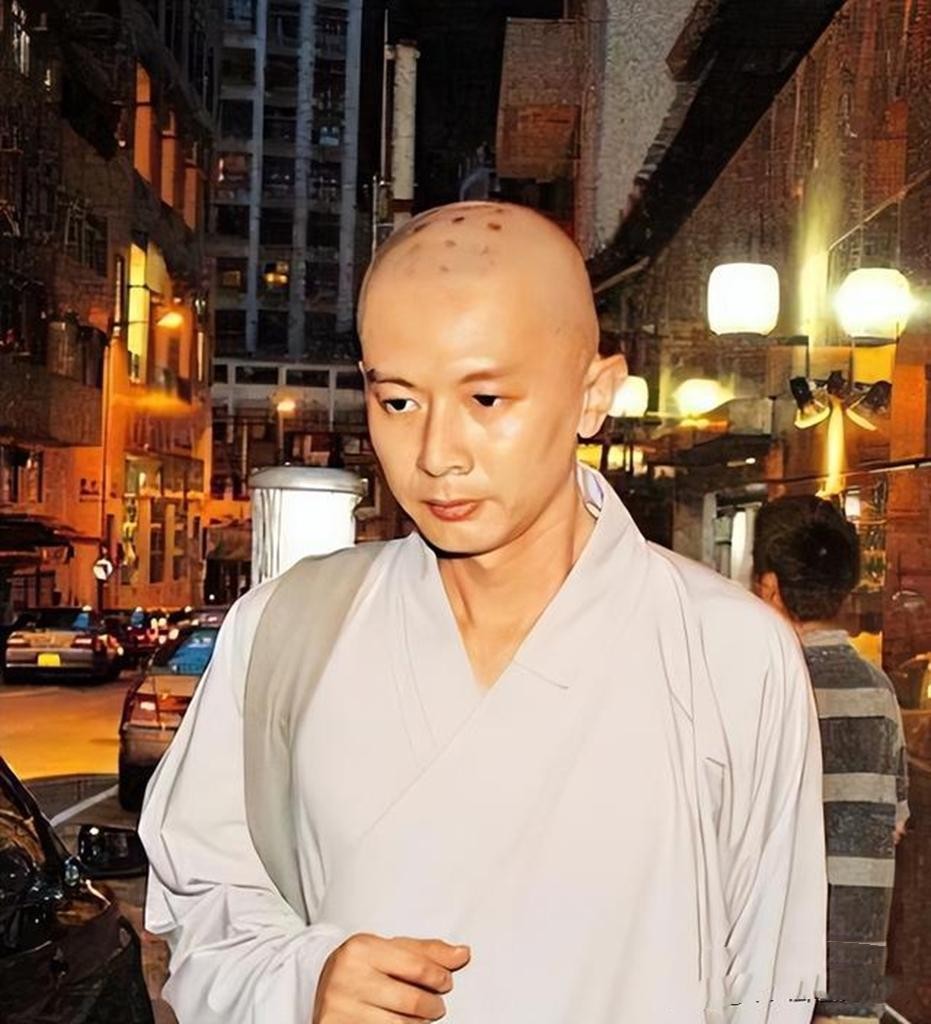 身后事靠朋友，靠救济金度日，这9位港星晚年生活，比你想的凄惨