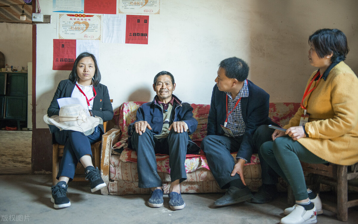 我心中的思政课微电影剧本：《星星之火，点燃思想之光》