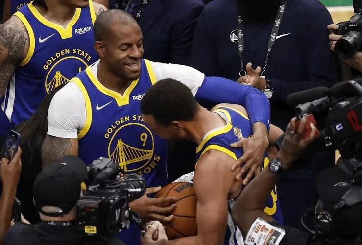 力压湖人快船的太阳水平如何（NBA实力榜更新：雄鹿重回榜首，快船上升4位力压太阳，湖人尴尬）