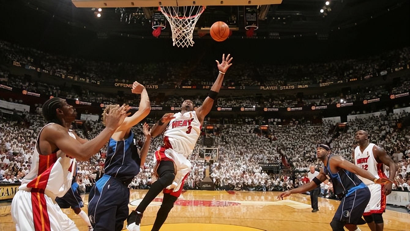 为什么nba罚球旁边不会站(NBA十大未解之谜：马龙罚球一直念咒语，乔丹最后一投有没推人？)