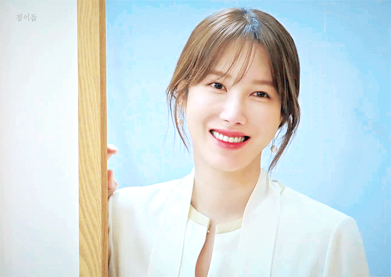 还记得《顶楼》里"沈秀莲"扮演者李智雅吗她的人生比剧情狗血