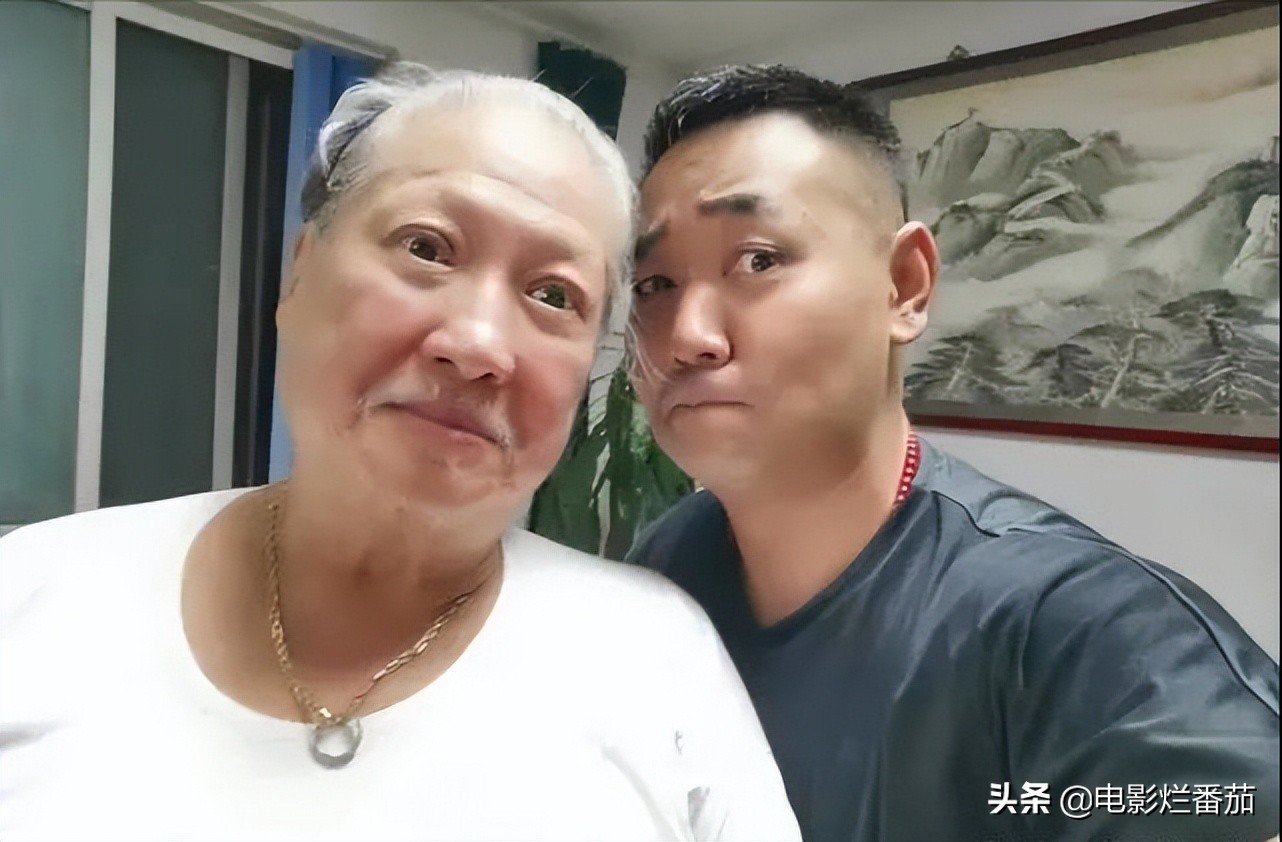 红极一时的童星，纷纷找出路，有的当上CEO，有的沦落街头摆地摊