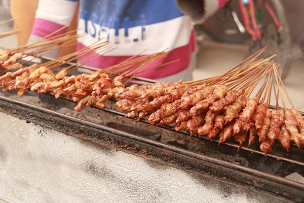 烧焦的食物又香又脆，但是会致癌？真正致癌的是这4种，劝你少吃