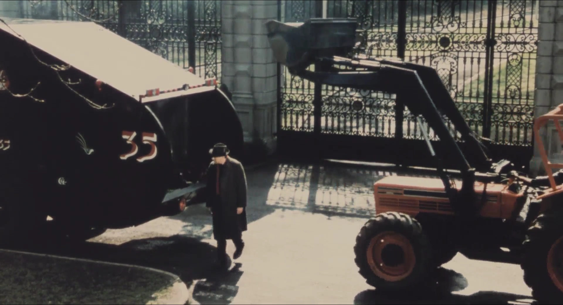 《美国往事》最后的垃圾车开放式结局，到底想表达什么？